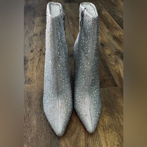 Silver Rhinestone Pointed Toe Ankle Boots Size 7 NIB | Lauren Lorraine - Picture 1 of 11